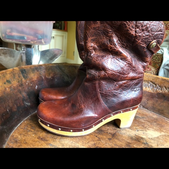 Adorable Ugg lined heeled boots - Picture 7 of 7